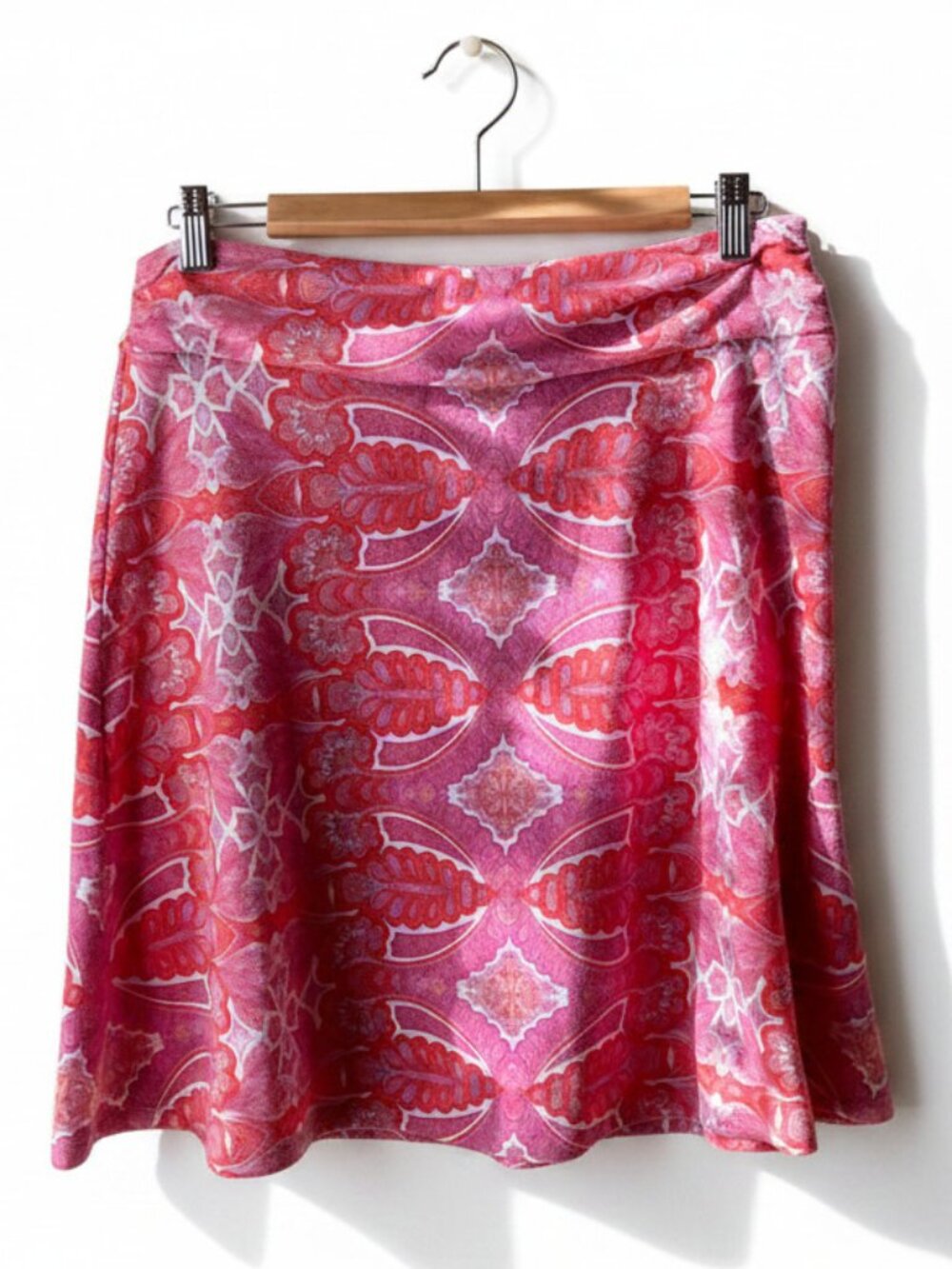 Dakini Pink Print Skirt Size Medium Knee-Length Pink/Red/White Aztec-Type Print